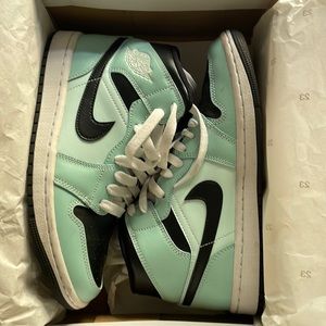 Wmns air Jordan 1mid